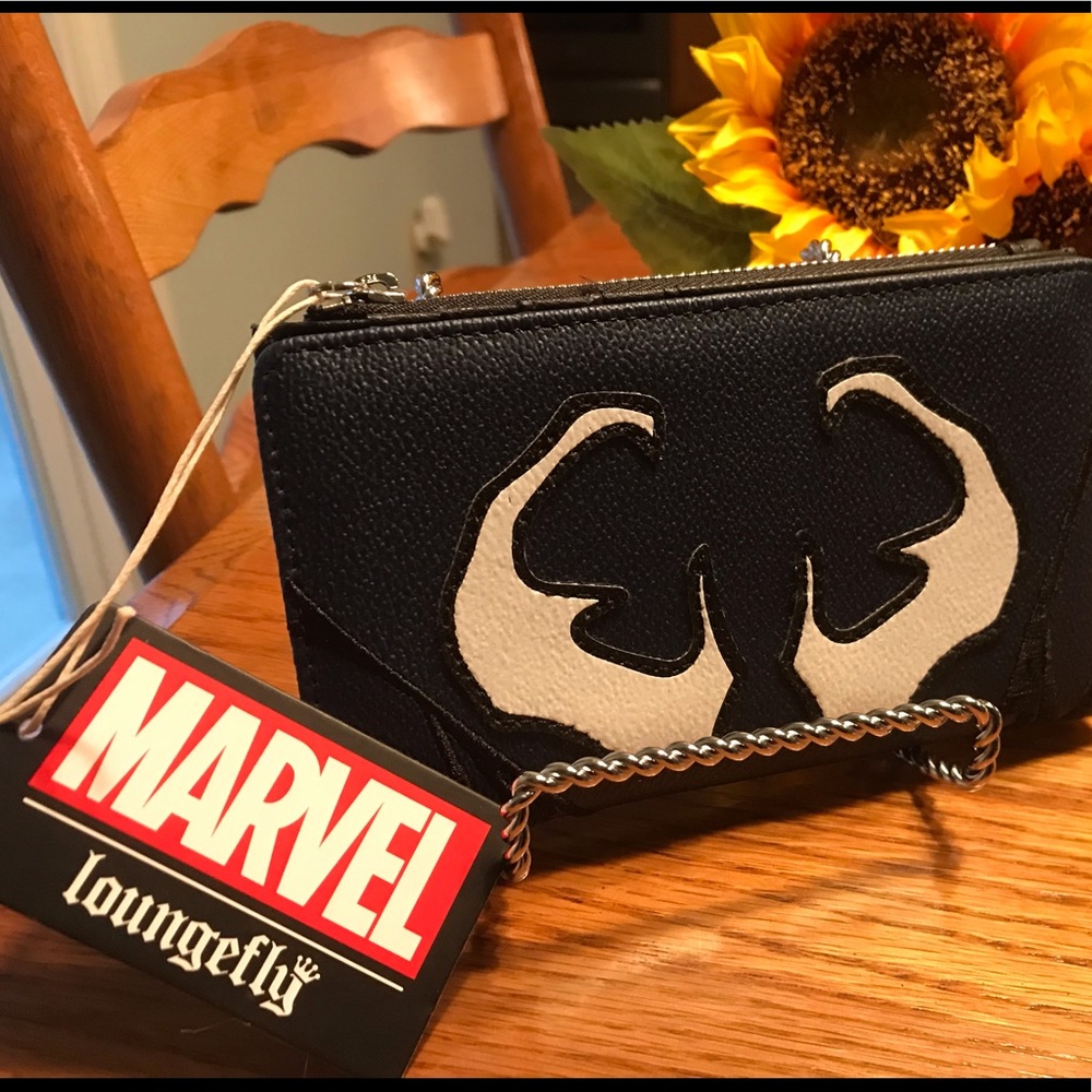 Marvel x Loungefly Venom Flap Wallet